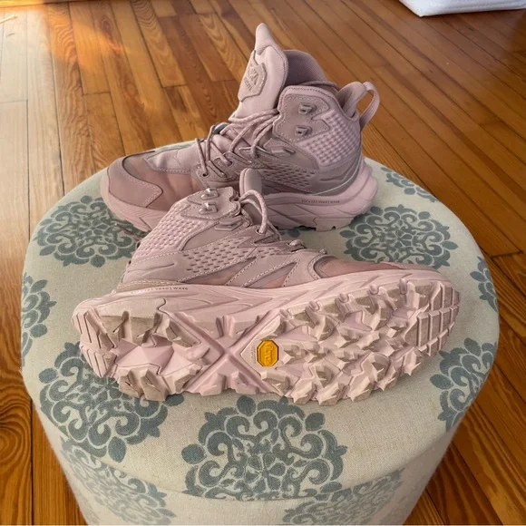 Hoka Women's Anacapa Mid GTX hiking boots in the color Pale Mauve/Pink - Picture 3 of 8